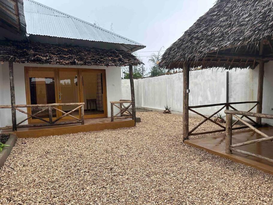 B Home Zanzibar Kiwengwa  Luaran gambar